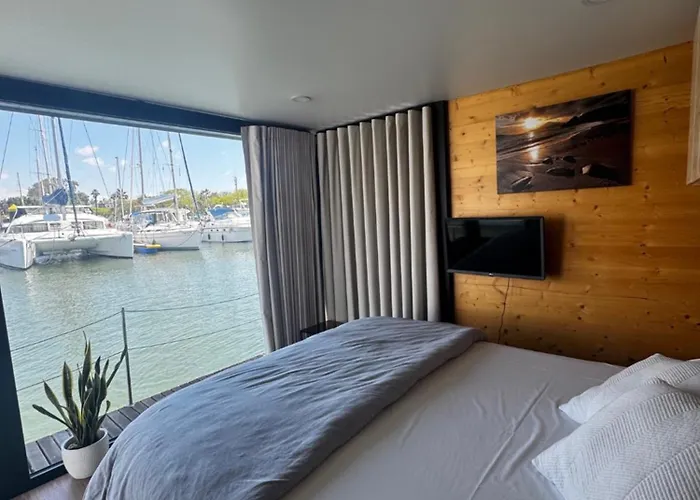 Casas Flotantes - Boatvillage