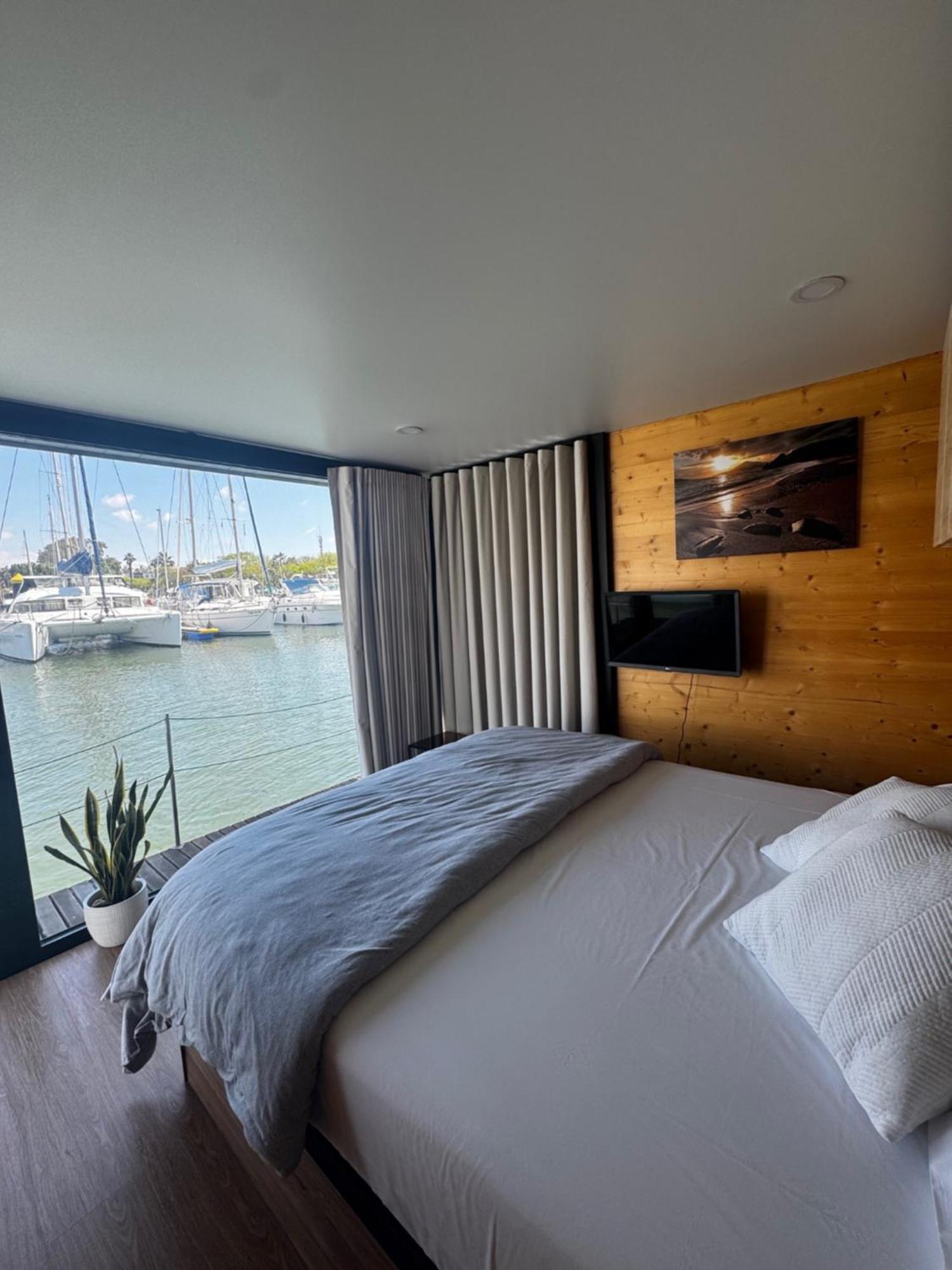 Casas Flotantes - Boatvillage Botel *